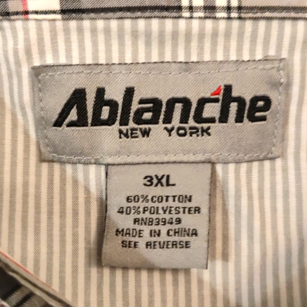 Two pocket button down. - Picture 2 of 3